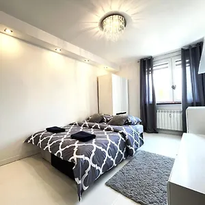 https://inflancka-apartment-self-check-in-20h.hotelswroclaw.com